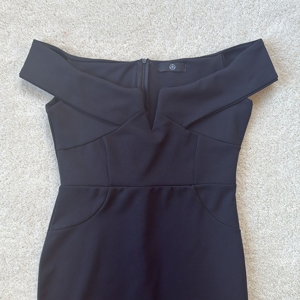 EUC Missguided Bardot Off-Shoulder Dress - Picture 6 of 9